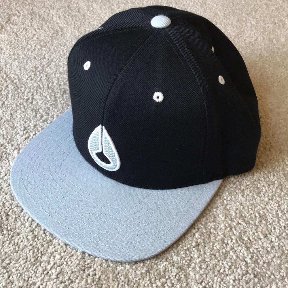 NIXON Icon STARTER SnapBack Hat Black Silver